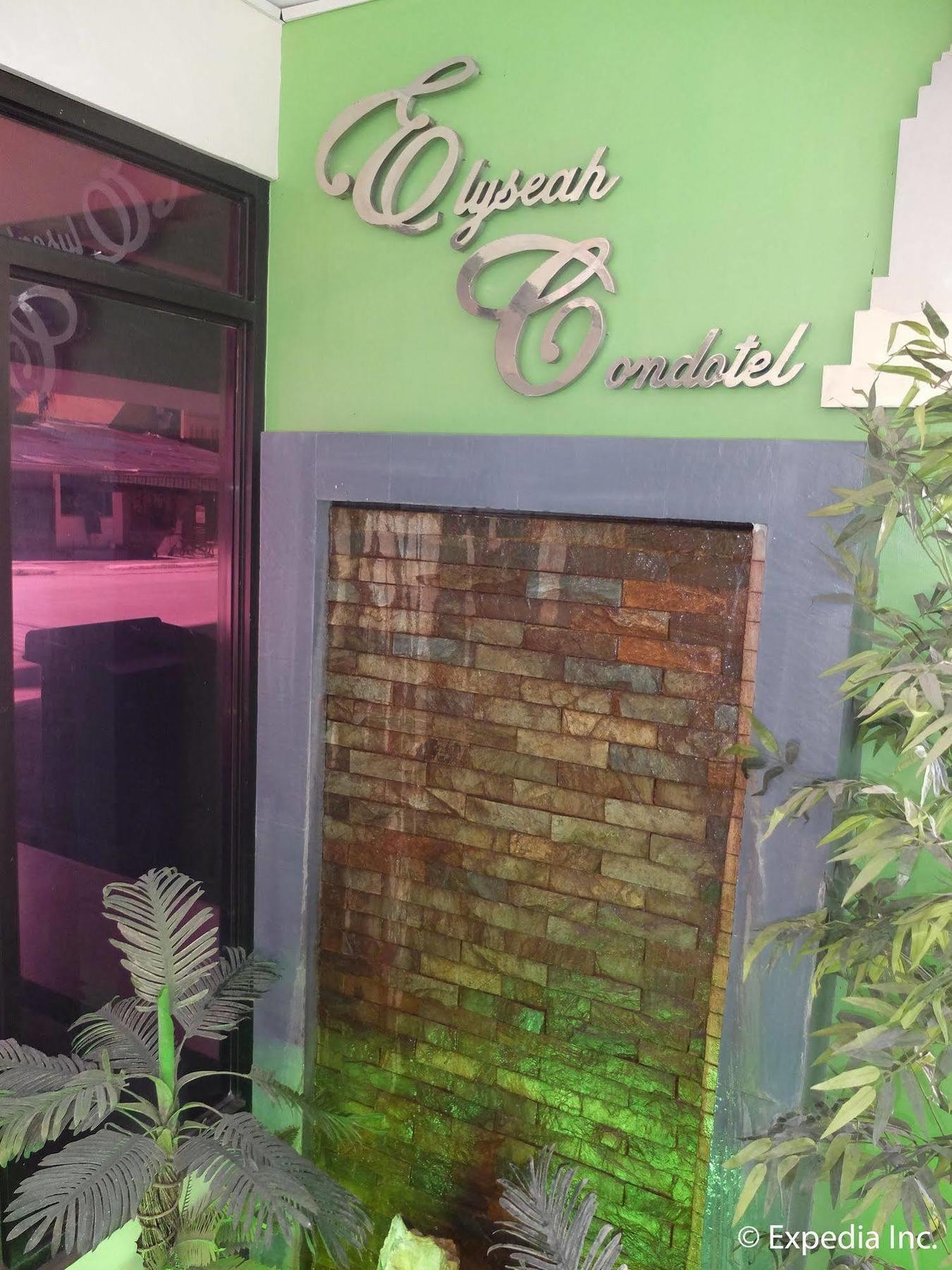 Elyseah Condotel Angeles Buitenkant foto