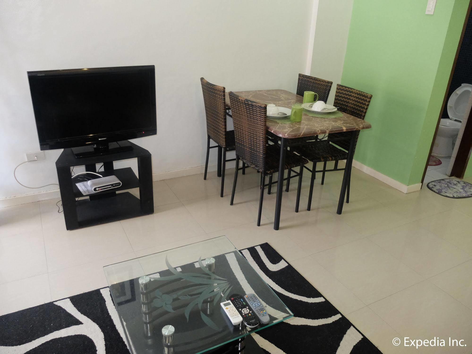 Elyseah Condotel Angeles Buitenkant foto
