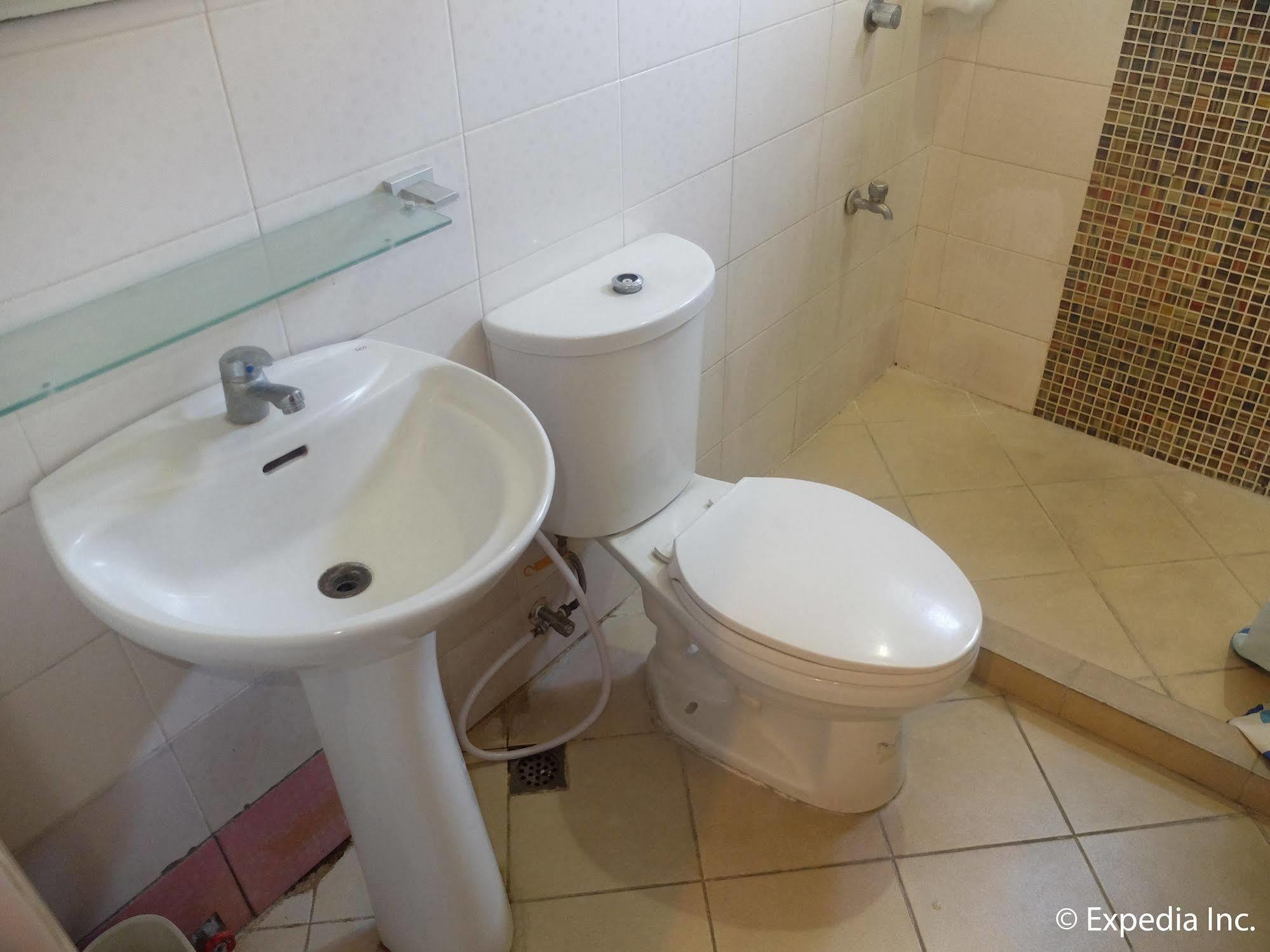 Elyseah Condotel Angeles Buitenkant foto