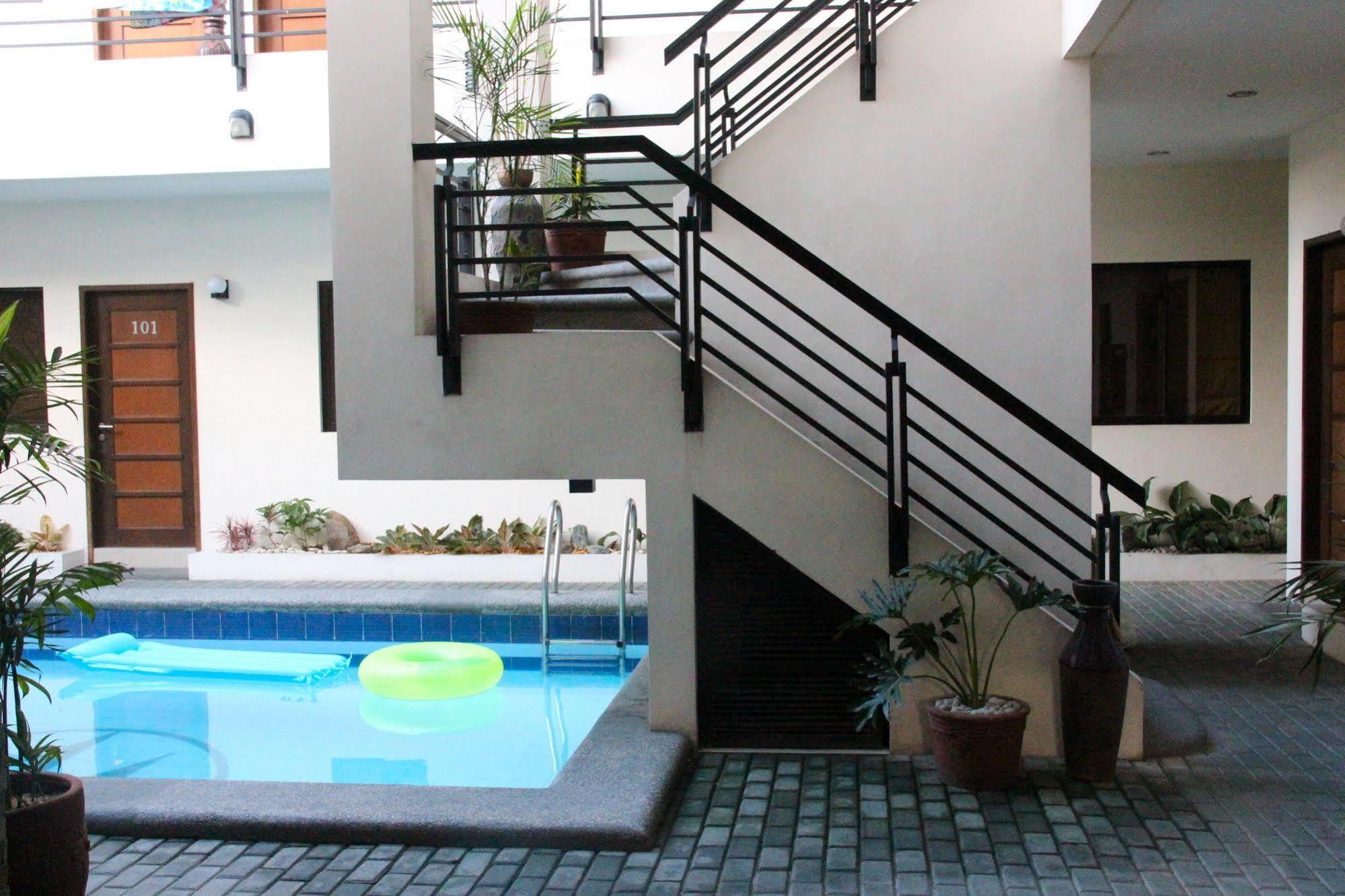 Elyseah Condotel Angeles Buitenkant foto