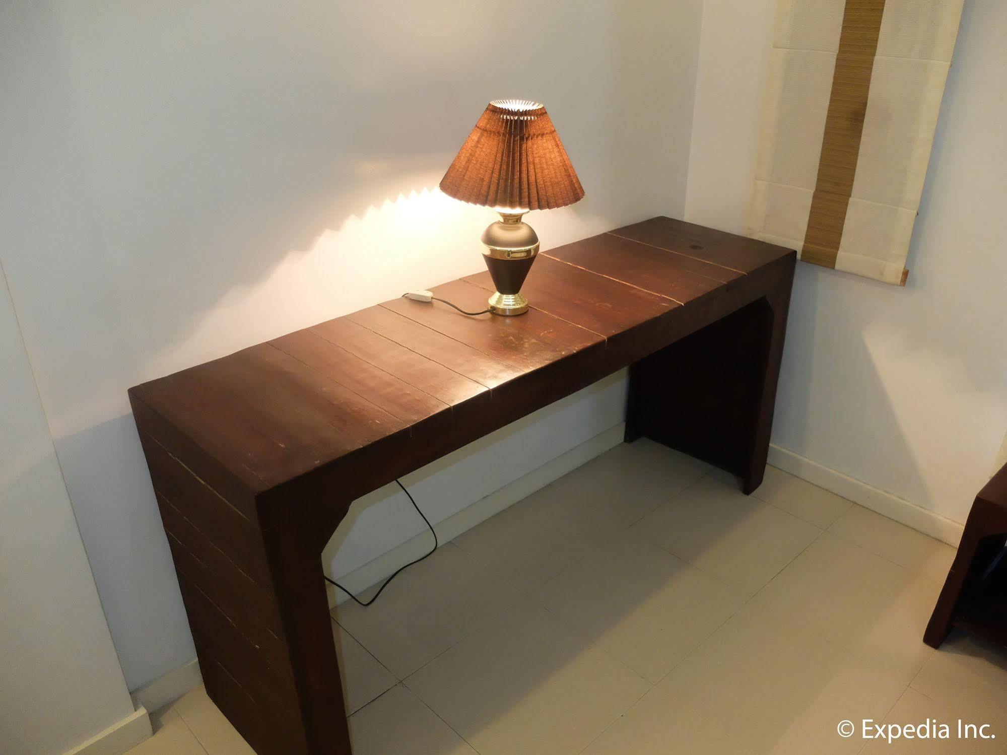 Elyseah Condotel Angeles Buitenkant foto