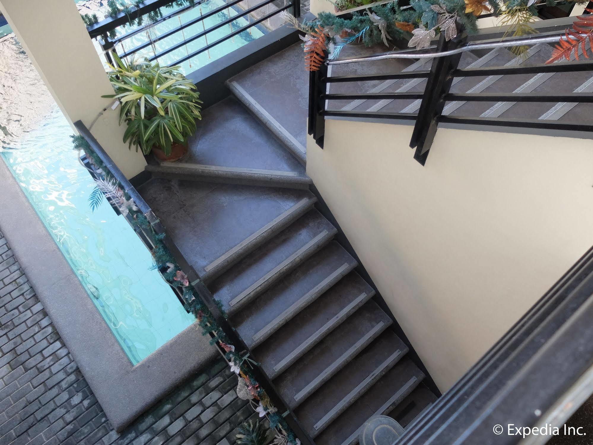 Elyseah Condotel Angeles Buitenkant foto