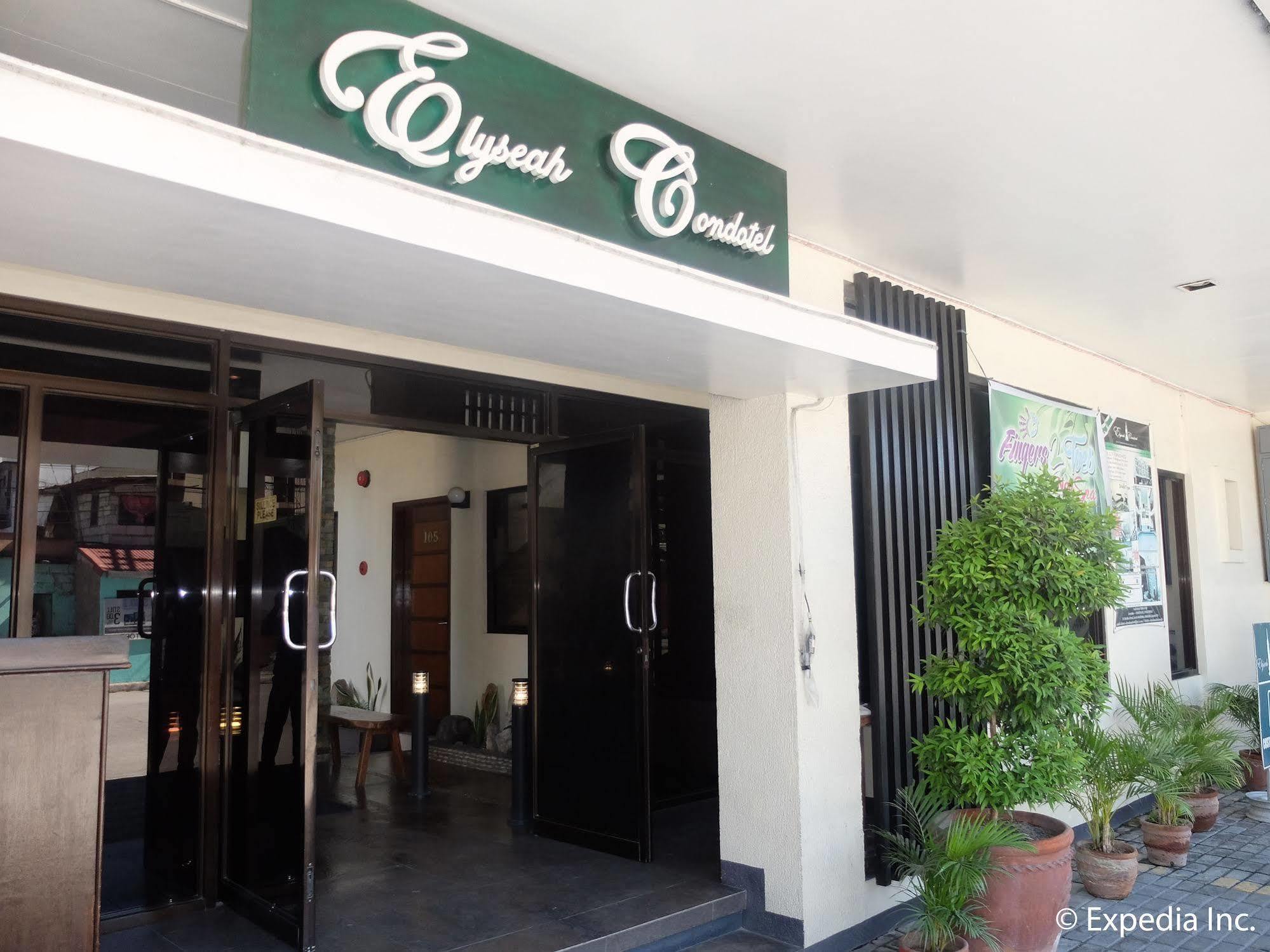 Elyseah Condotel Angeles Buitenkant foto