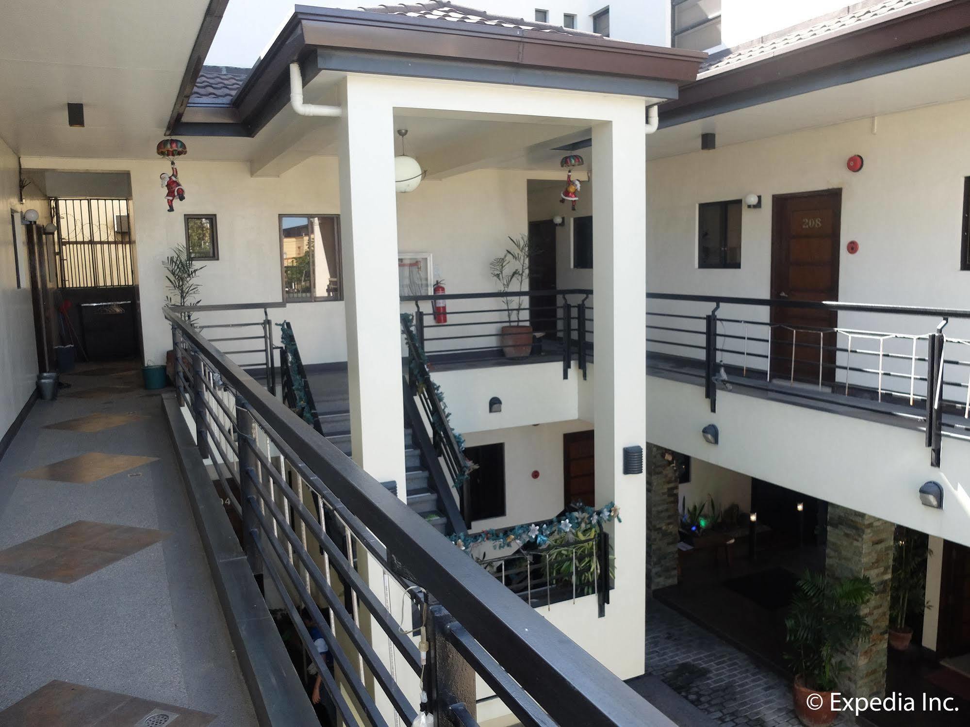 Elyseah Condotel Angeles Buitenkant foto