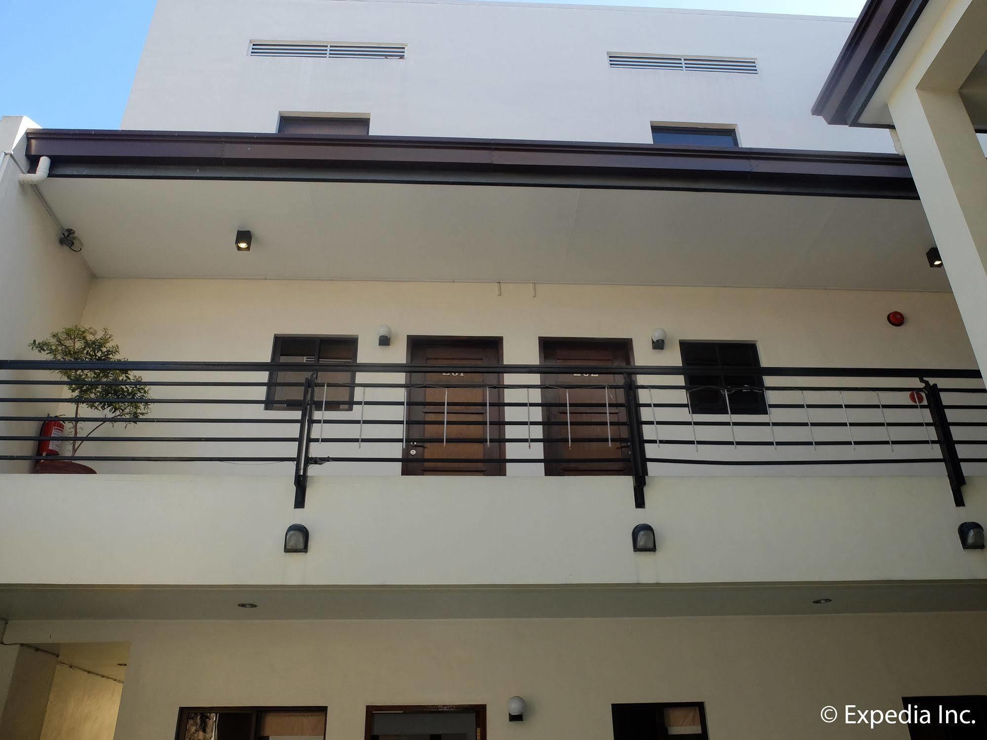 Elyseah Condotel Angeles Buitenkant foto