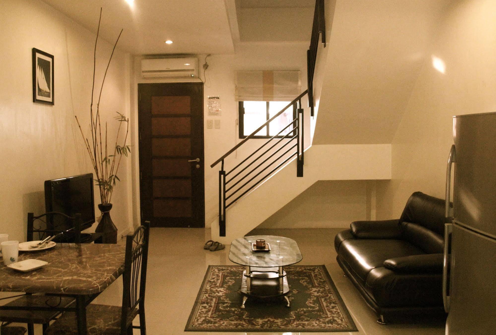 Elyseah Condotel Angeles Buitenkant foto