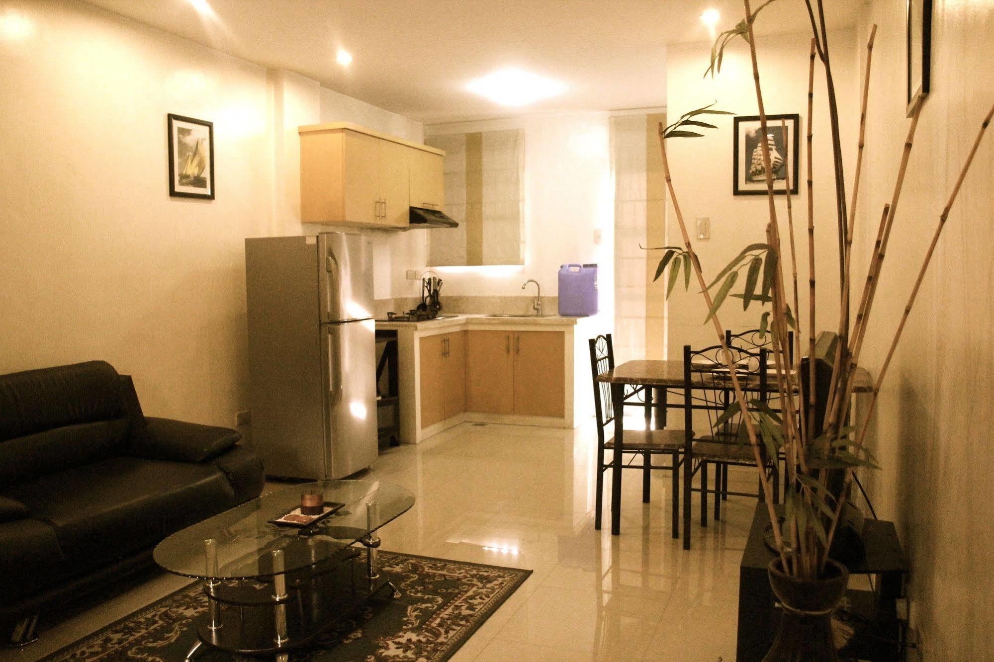 Elyseah Condotel Angeles Buitenkant foto