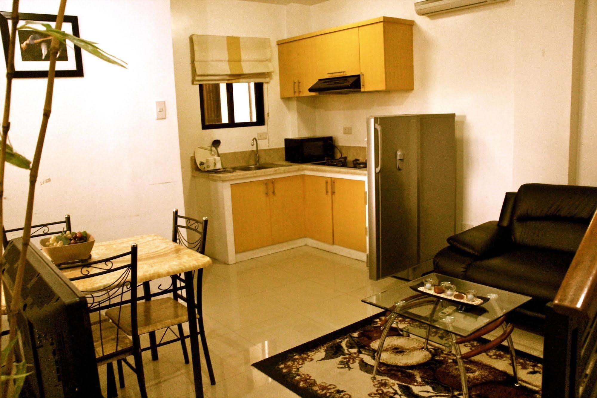 Elyseah Condotel Angeles Buitenkant foto
